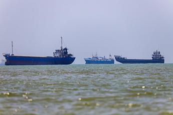 Iran, la proposta Usa a Teheran: fondi scongelati per evitare pedaggi nello Stretto di Hormuz