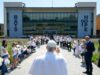 L’abbraccio di Papa Leone ai piccoli pazienti del Cnao di Pavia