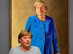 Merkel svela il suo ritratto: “E’ strano quando si diventa storia”