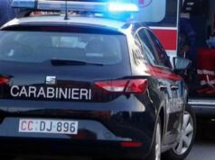 Milano, si dà fuoco nella sua auto: è gravissimo