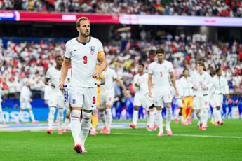 Mondiali, caos in Inghilterra-Croazia: Kane sbaglia rigore, poi ripete e segna. Cos’è successo