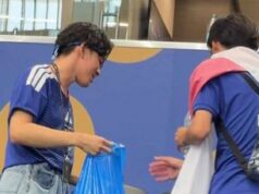Mondiali, i tifosi del Giappone ‘ripuliscono’ lo stadio dopo la partita con l’Olanda