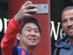 Mondiali, il selfie del ct del Giappone con Kane