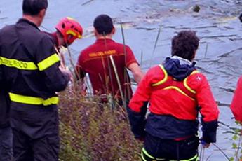 Muore tentando di salvare il nipotino nell’Adda, grave il bimbo