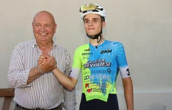 Ciclismo, Giovanni Bosio in volata vince il Trofeo Roberti e con Franceschini porta la Ciclistica Trevigliese sul podio Ciclismo