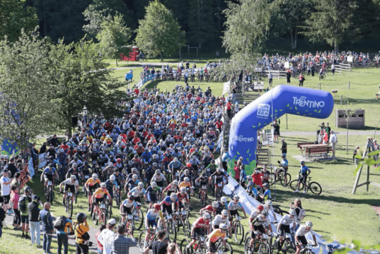 Ciclismo, 100 km dei Forti: Jacopo Billi e Debora Piana danno spettacolo sull’Alpe Cimbra 100 km dei forti