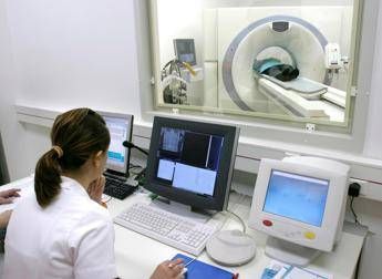 Radiologi: “Tac total body nei soggetti sani? Ecco perché non è prevenzione”
