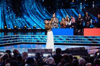 ‘Super Karaoke’, stasera 10 giugno su Canale 5: Sal Da Vinci ospite