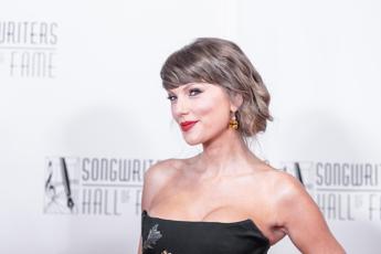 Taylor Swift entra nella Songwriters Hall of Fame, è l’artista più giovane di sempre