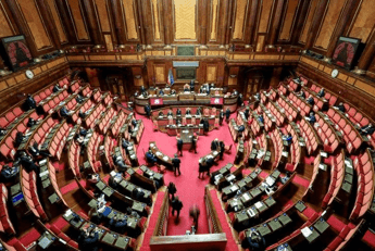 Violenza sessuale al Senato, procura di Roma chiede archiviazione per Silvestro: “Querela non tempestiva”