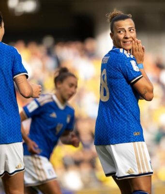 L’Italia femminile pareggia (2-2) con la Svezia. Per i Mondiali si passa dai palyoff. Sorteggio il 18 giugno Italia