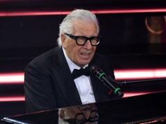 Addio a Peppino di Capri, oggi l’ultimo saluto alla voce di ‘Champagne’: i funerali sull’isola