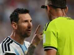Argentina, Messi litiga con l’arbitro: “Non mancarmi di rispetto”