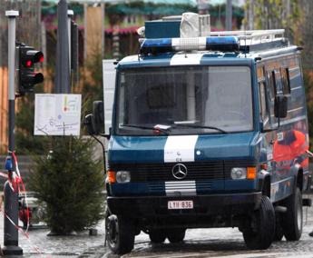Belgio, incendio in un palazzo ad Anversa: diversi morti e feriti