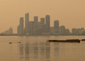 Canada, oltre 200 incendi fuori controllo: fumo ‘invade’ gli Usa