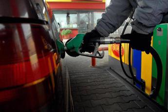 Carburanti, riforma attesa oggi in Cdm: da stretta autorizzazioni a bonus ‘colonnine’, le misure