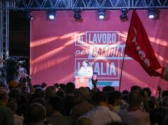 Centrosinistra, leader a Napoli lanciano volata ‘anti Meloni’. Contestatori interrompono comizio