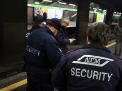 “Cosa guardi? Sono uomo e musulmano”, sfregia una ragazza in metro a Milano