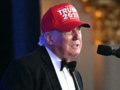 Da fake news a sindrome anti-Trump, il presidente contro i media alla cena dei corrispondenti