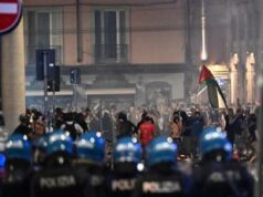 Disordini a Bologna dopo la morte di Fakir: 12 indagati