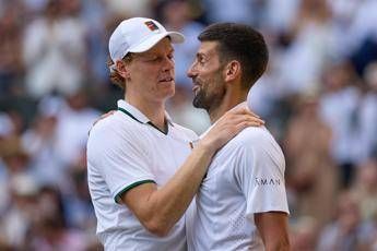 Djokovic esalta Sinner: “Tutto merito dello sci, mi rivedo in lui”