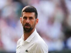 Djokovic, nervosismo a Wimbledon: litiga con la panchina