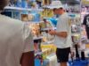 Dopo il trionfo a Wimbledon Sinner si rilassa in Sardegna e fa la spesa al discount