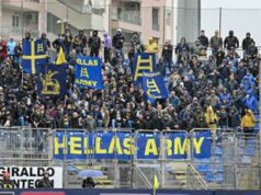 Hellas Verona, Daspo di un anno a calciatore: rifiutò selfie a ragazzino scatenando i tifosi