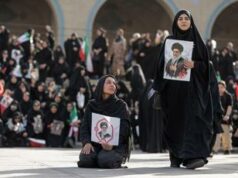 Iran-Usa, colloqui in pausa per i funerali di Khamenei: attese milioni di persone