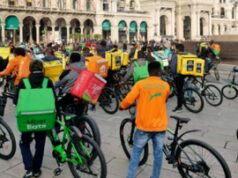 Milano ferma i rider nelle ore roventi: “Ma noi restiamo senza reddito”