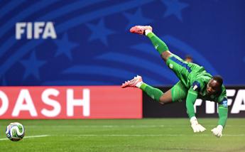 Mondiali, Mpasi show nel primo tempo contro l’Inghilterra: chi è il portiere del Congo