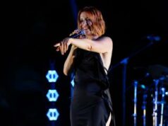 Noemi, paura durante concerto: cade dal palco e finisce in ospedale