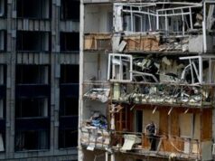 Raid russi sull’Ucraina, Zelensky: “A Sumy bombe aeree guidate contro civili”
