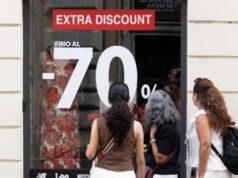 Saldi estivi al via, ribassi in tutta Italia ma il caro-vita frena lo shopping