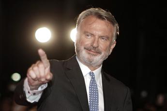 Sam Neill, svelata la causa della morte: star di ‘Jurassic Park’ vittima di una polmonite