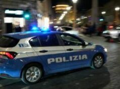 Sequestrato per una notte, picchiato e rapinato: arrestati due giovani a Bologna