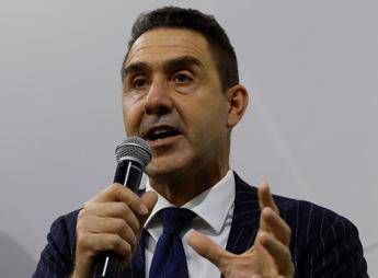 Sondaggio politico, Fratelli d’Italia cresce e Pd cala. Vannacci si ferma