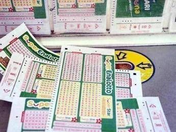 SuperEnalotto, estrazione numeri combinazione vincente oggi 7 agosto