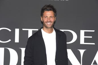 Temptation Island, ancora critiche per Bisciglia: “Non deve intervenire”