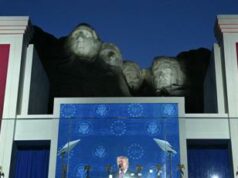 Trump, 4 luglio sul Monte Rushmore: “Identità Usa sotto attacco, torna minaccia comunista”