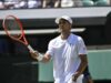 Wimbledon, nervosismo Cobolli: gesto polemico e lite con il suo angolo