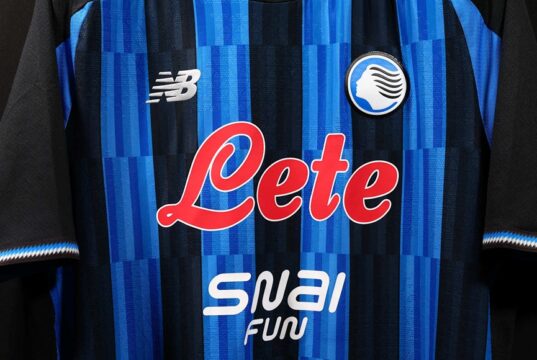 Ecco la nuova maglia dell’Atalanta 2026-2027 firmata New Balance Maglia 26-27