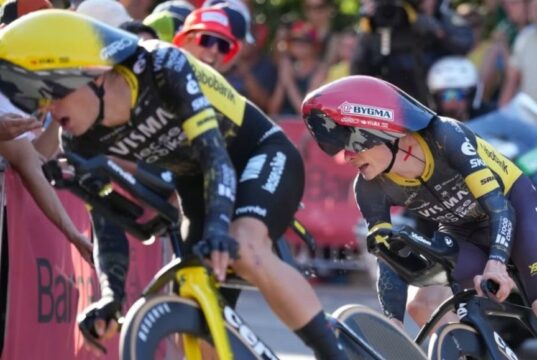 Tour de France: il Team Visma | Lease a Bike di Vingegaard strappa la cronosquadre di Barcellona alla Netcompany di Ganna, la Red Bull-Bora-Hansgrohe di Cattaneo sfiora il podio Tour de France