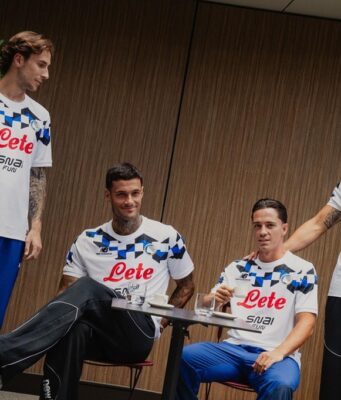 Atalanta, ecco le maglie da trasferta. Un richiamo agli Anni Novanta Atalanta