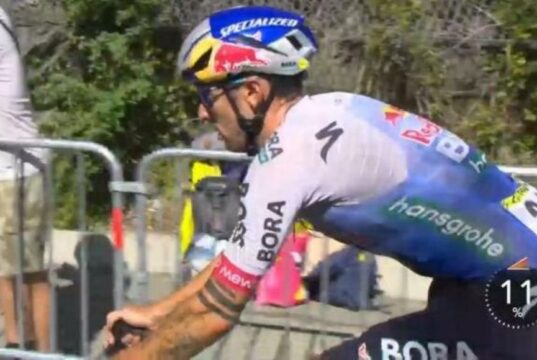Tour de France: Tadej Pogacar vince all’Alpe d’Huez la diciannovesima tappa, lunga fuga per Mattia Cattaneo Tour de France