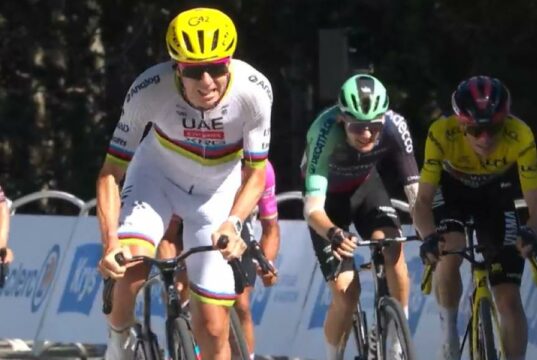 Tour de France, Tadej Pogacar vince la terza tappa e si prende la maglia gialla Tour de France