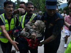 Alluvione in Nepal, almeno 165 morti e oltre 1.300 dispersi. USGS: “Collassato un ghiacciaio”