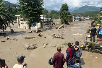 Alluvione in Nepal, l’alpinista Da Polenza: “Il crollo del ghiacciaio mi ha ricordato la forza del Vajont”