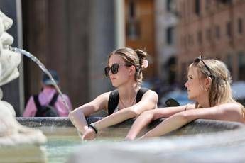 Caldo africano, arriva la tregua di Ferragosto: venerdì i bollini rossi scendono a 7, temporali diffusi