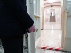 Carceri, rapporto Antigone: “Condizioni al limite della sopravvivenza tra caldo estremo e sovraffollamento record”
